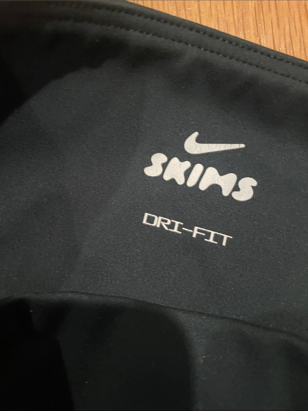 SKIMS Nike Women’s green High-Waist Leggings - Picture 4 of 4